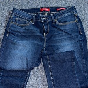 Guess medium rise curvy skinny jeans